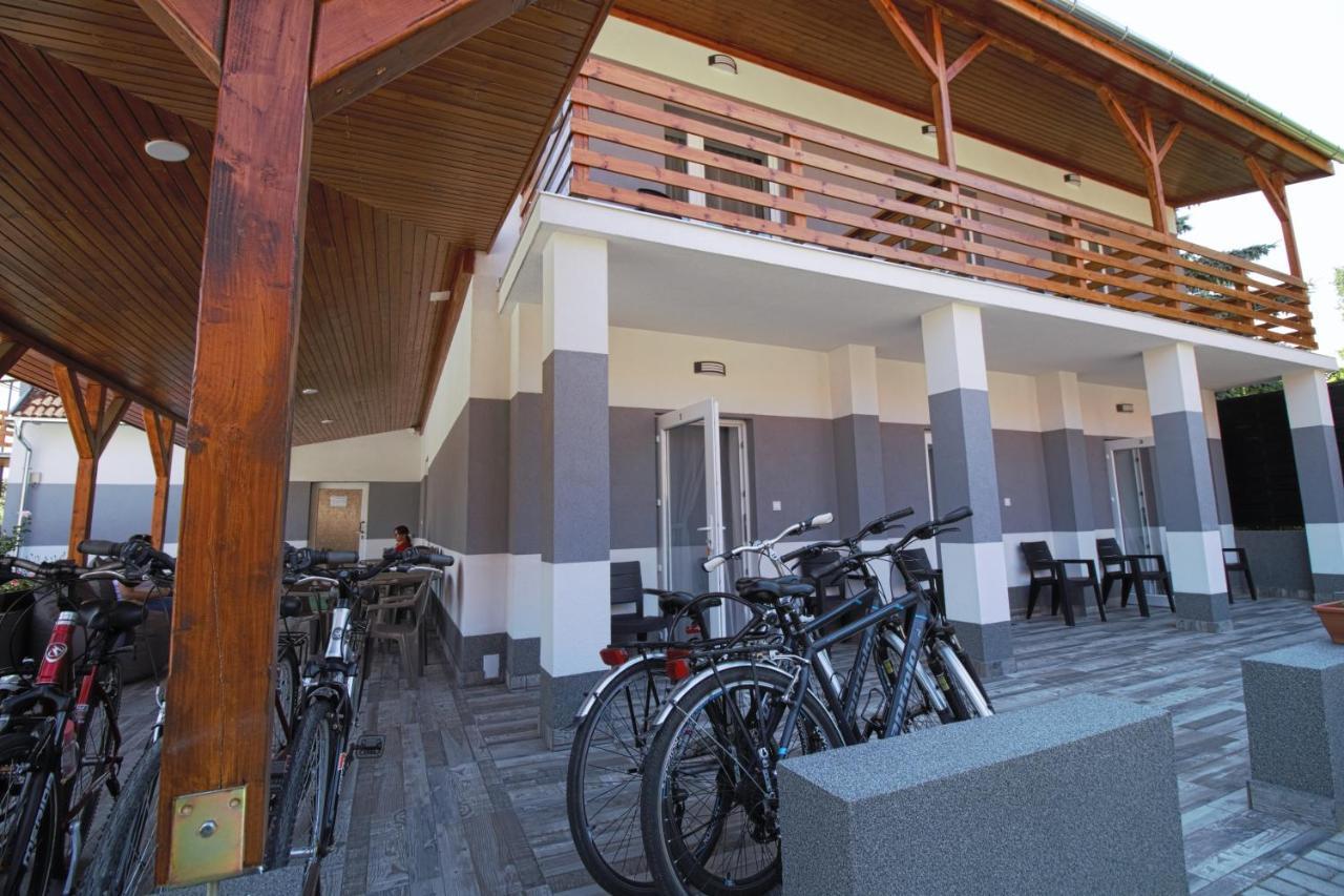 Szitakoeto Panzio Hotel Tiszafured Luaran gambar