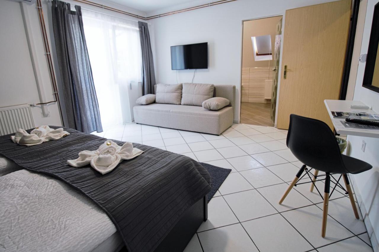 Szitakoeto Panzio Hotel Tiszafured Luaran gambar
