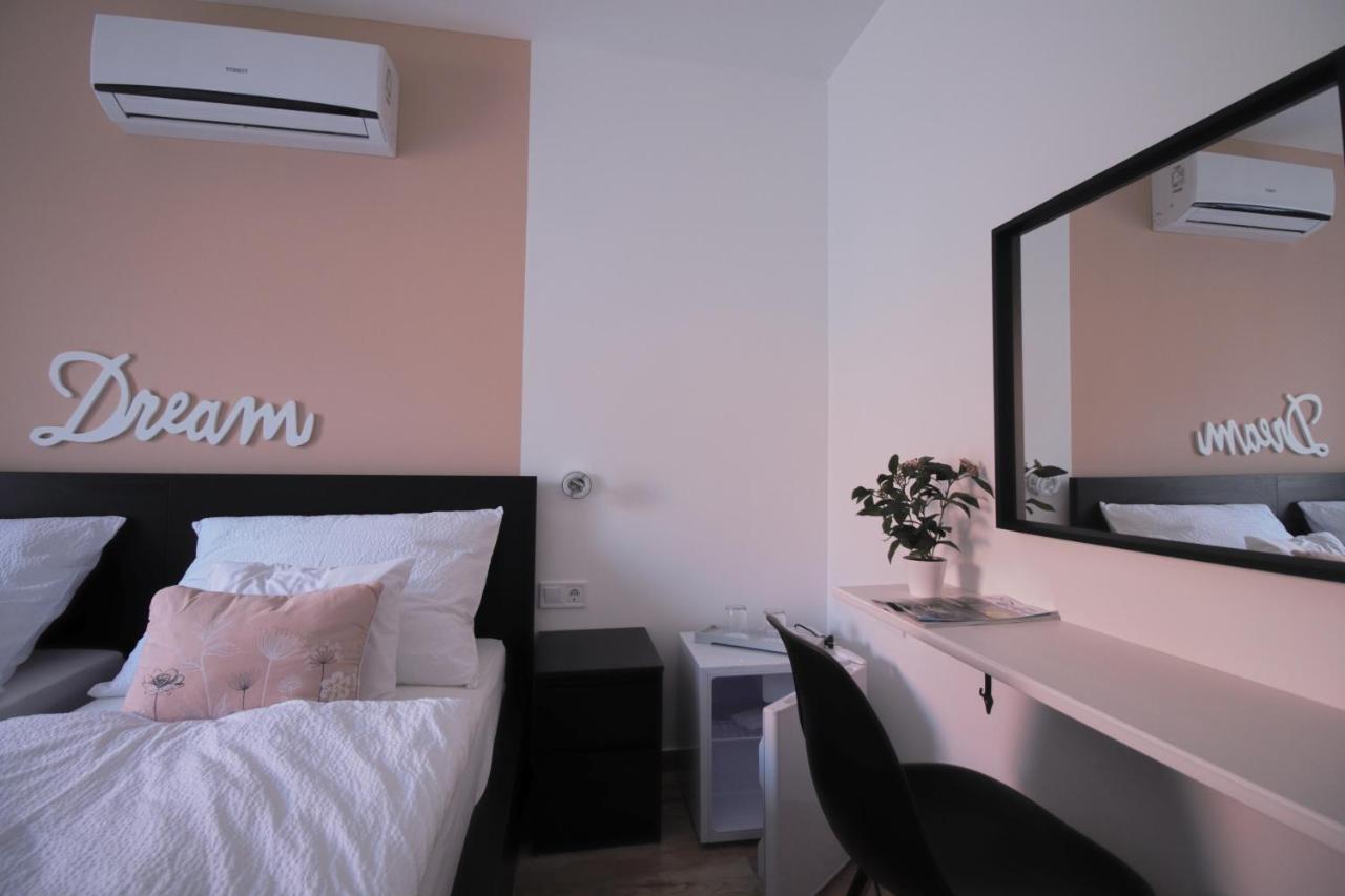 Szitakoeto Panzio Hotel Tiszafured Luaran gambar